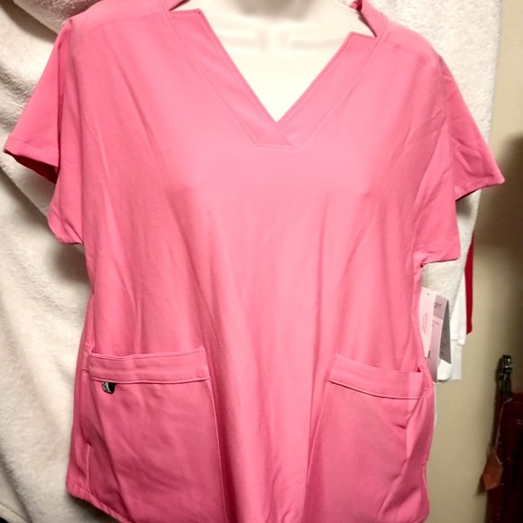 NEW ClimateRight by Cuddl Duds Women’s Woven Twill V-Neck Scrub Top Small - Picture 2 of 13